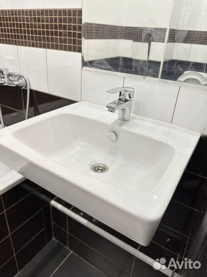 Раковина новая Santek