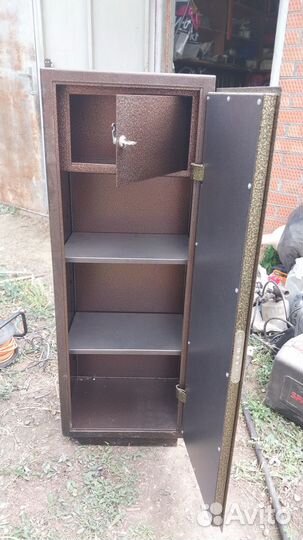 Сейф металлический