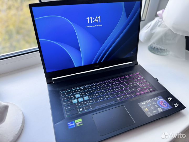 Игровой ноутбук msi katana 17 b12v