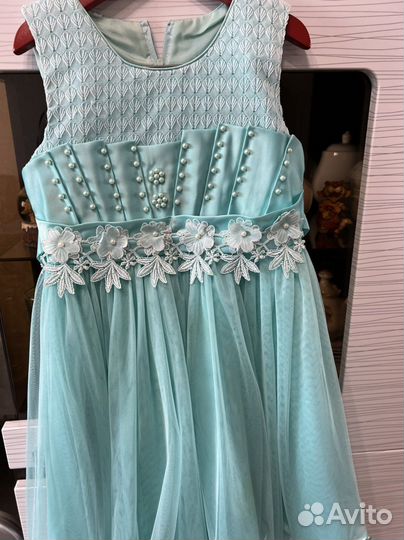 Платье для девочки 6-8 лет шлейф