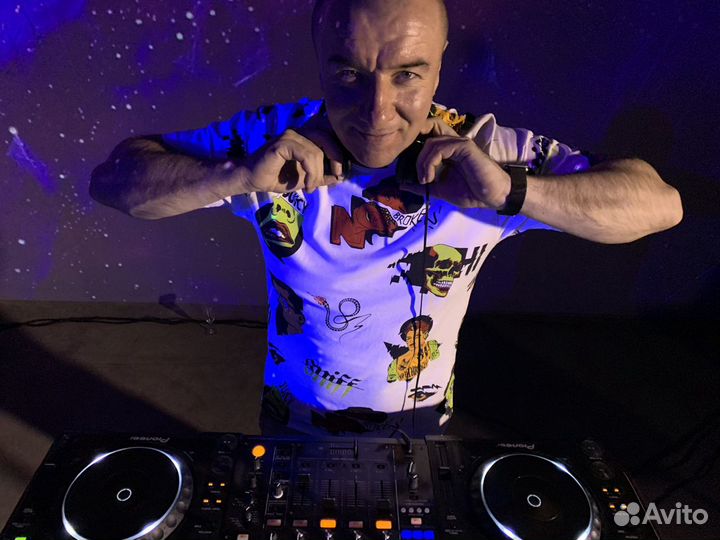 Диджей на свадьбу корпоратив юбилей саксофонист