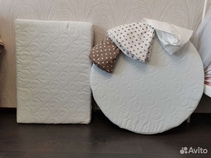 Матрас круглый + матрас для пеленального столика д