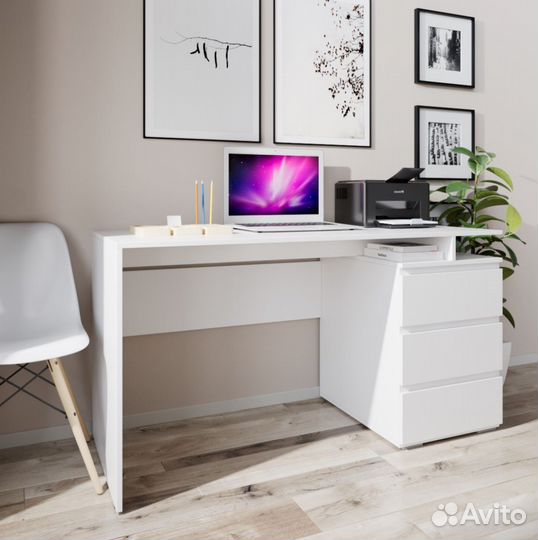 Стол письменный новый в наличии