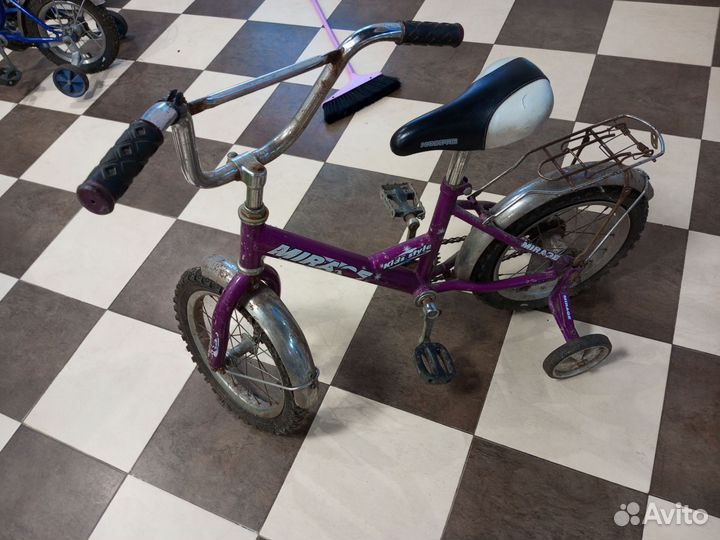 Велосипеды четырехколесные 2шт