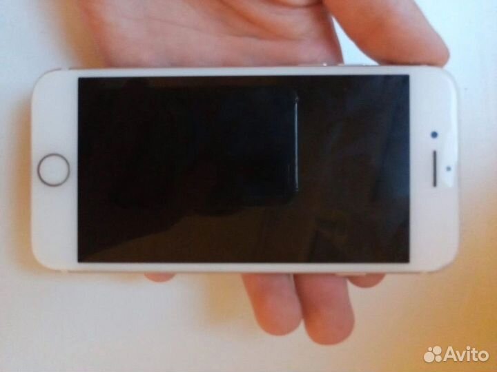 Телефон iPhone 7