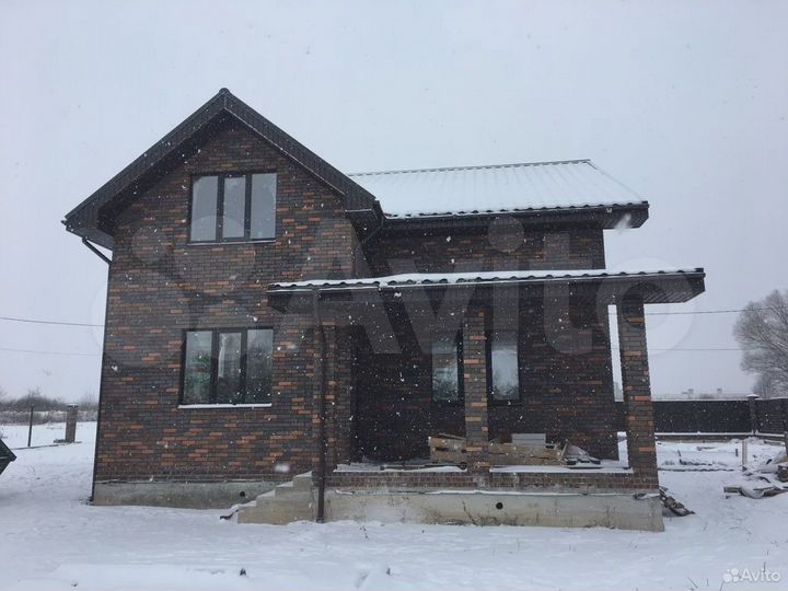 Коттедж 180 м² на участке 6 сот.