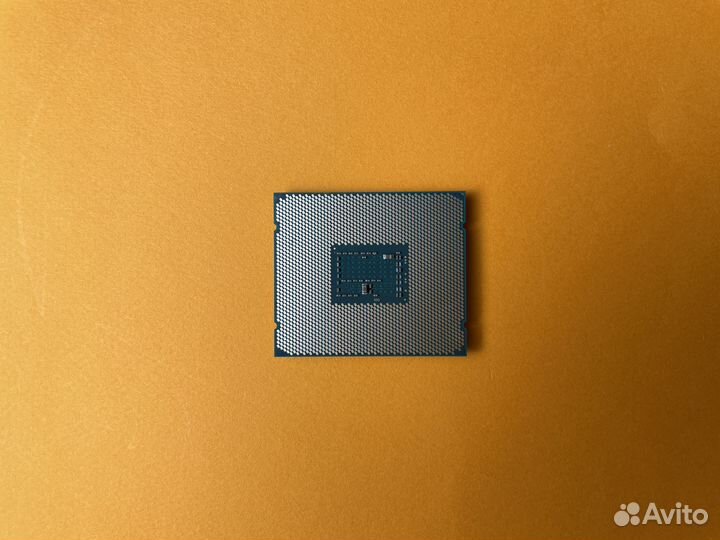 CPU Xeon E5 2630 v2 6 ядер, 3.1 ггц, 12 потоков