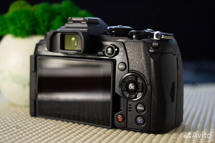 Olympus OM-D E-M5 Mark III kit 14-42mm EZ черный