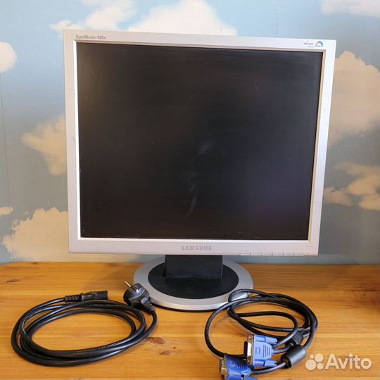 Монитор 19 и 17 дюймов Samsung 940n