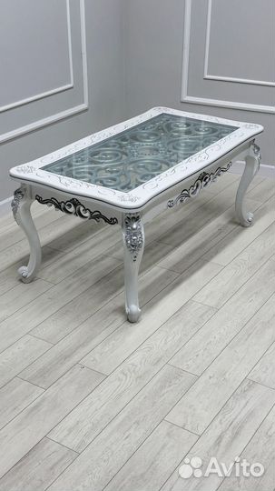 Журнальный стол со стеклом