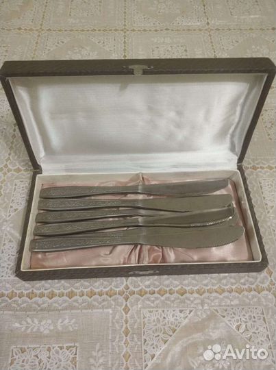 Набор ножей для мяса с зазубринами