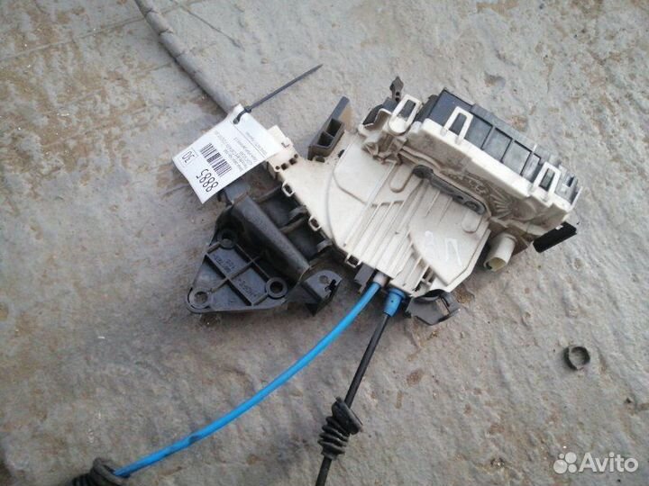 Замок двери задний правый Mercedes Benz C180 W204