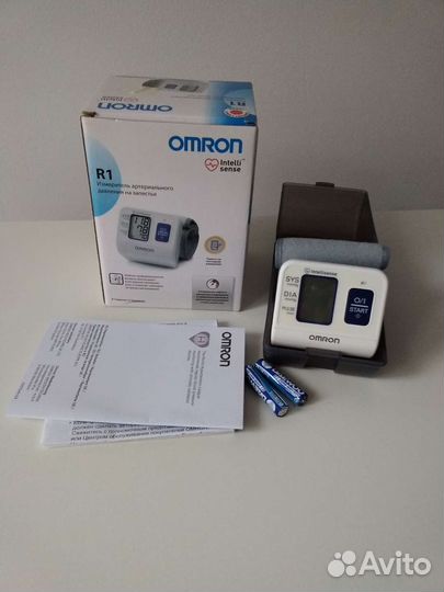 Тонометр на запястье omron