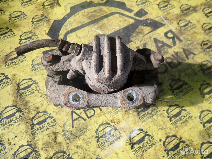 Суппорт передний левый Peugeot Partner M59