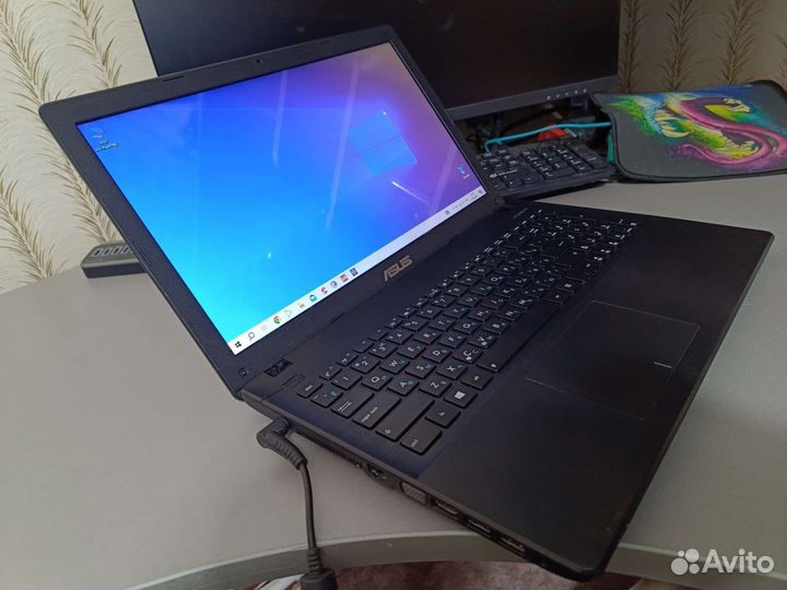 Asus: 15,6, intel 4 ядра, 4gb, Hd, ssd+hdd