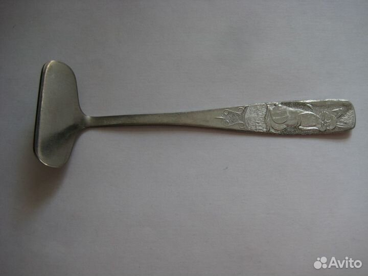 Пушер лопатка для еды с зайцем. СССР