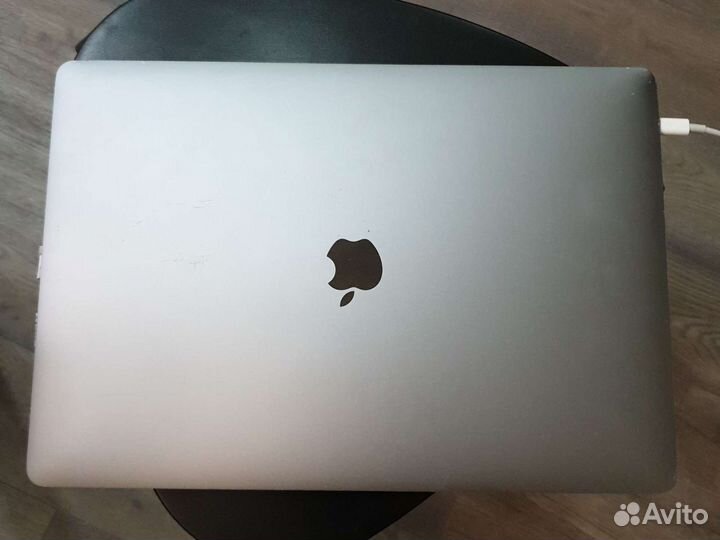 Apple MacBook Pro A1990 2.6Ghz i7 16gb SSD 512gb