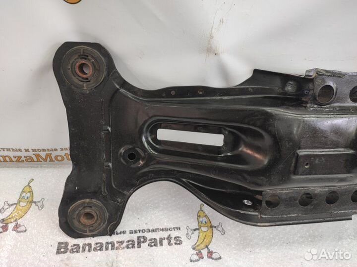 Подрамник задний Toyota Camry 40