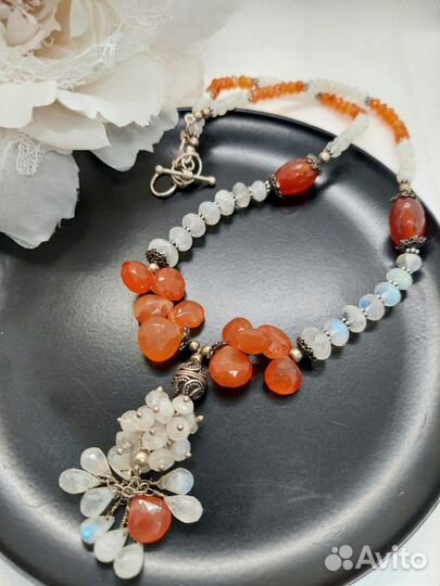 Колье из натуральных камней