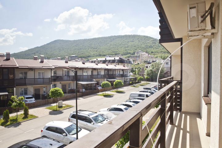 2-к. квартира, 60 м², 2/3 эт.