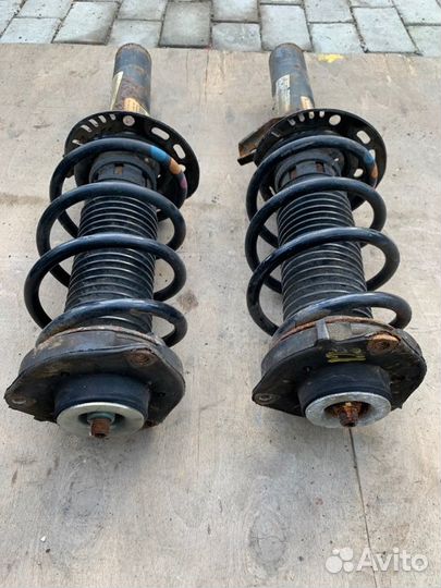 Стойка подвески передняя Volkswagen Jetta 5 2.0