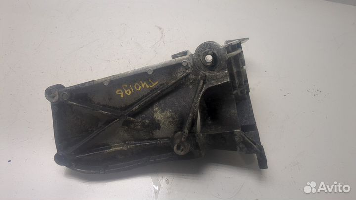 Кронштейн Volvo S90, 2018