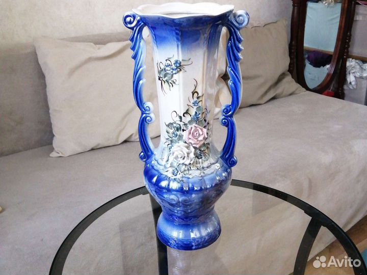 Керамическая ваза для цветов