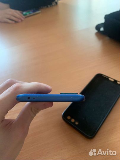HONOR 10, 4/64 ГБ
