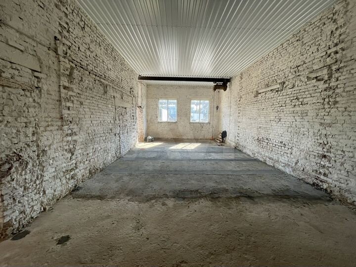 Гараж, > 30 м²