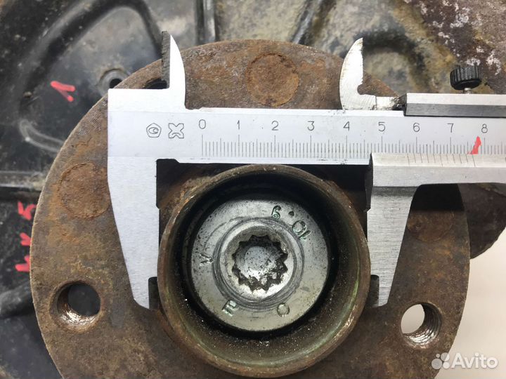 Кулак поворотный з/л Volkswagen Golf MK5 2006 г.в