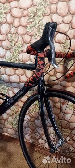 Шоссейный велосипед Red Bull