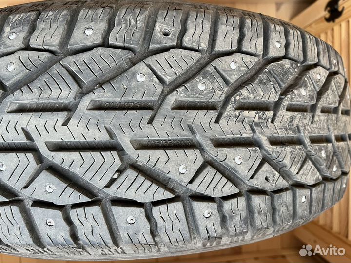 Tigar SUV Ice 215/65 R16 102T