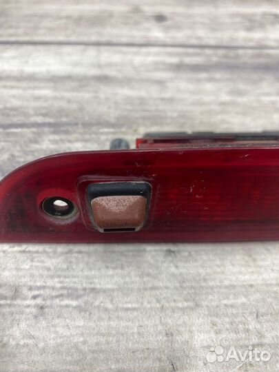 Стоп сигнал Ford Focus DAW 1.6 2005