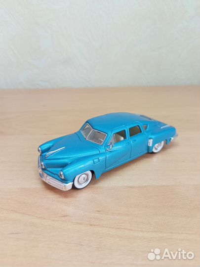 Модели автомобилей 1:43 Road Signature