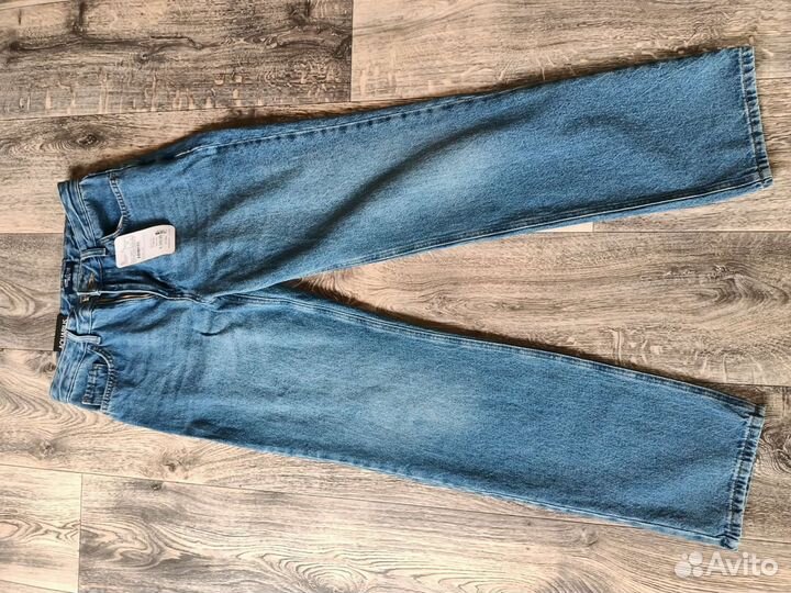 Джинсы новые