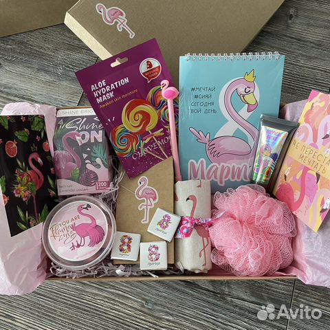 Подарок девушке розовый фламинго день рождения