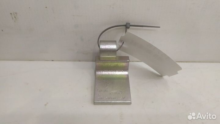 Петля двери передняя правая Лада Калина 1