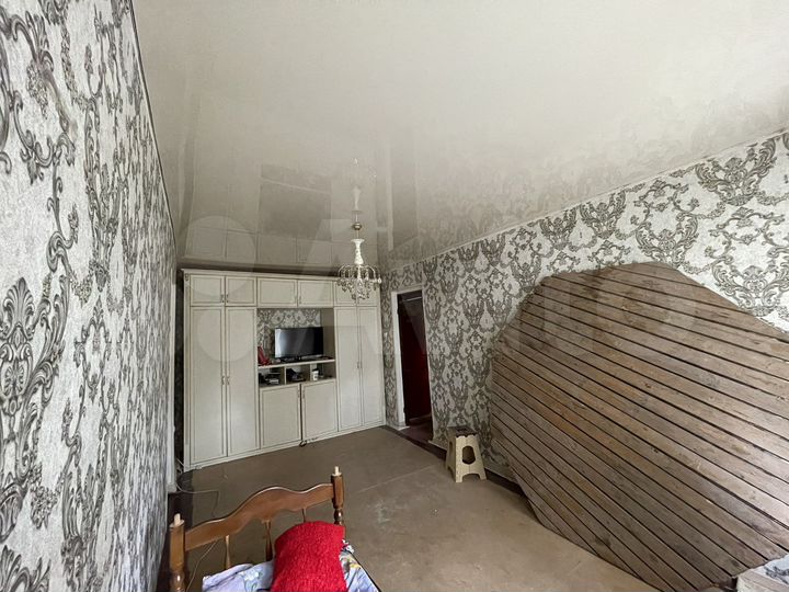 2-к. квартира, 42 м², 1/4 эт.