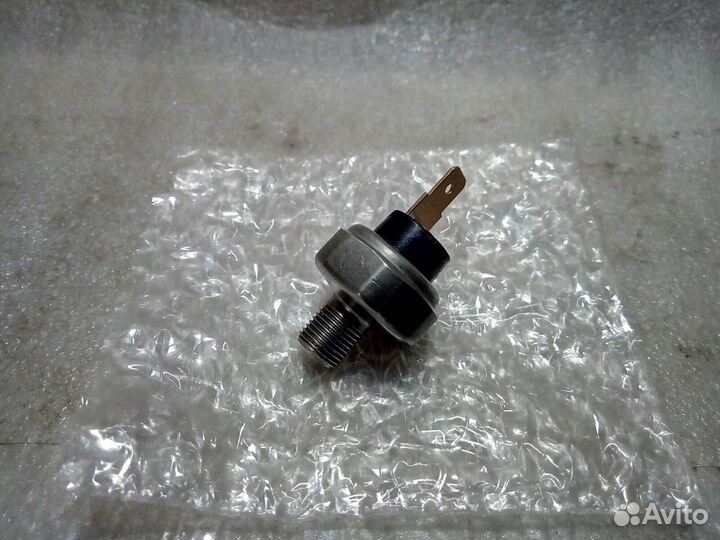 Subaru EJ20 EJ25 - Датчик давления масла новый