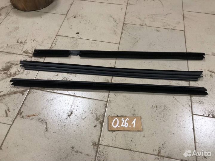 Уплотнитель стекла двери GLC c253 coupe