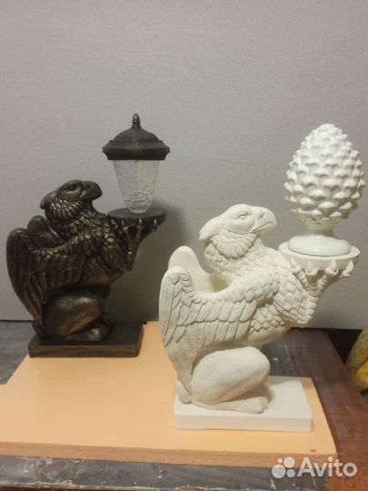 Сувениры из белого бетона