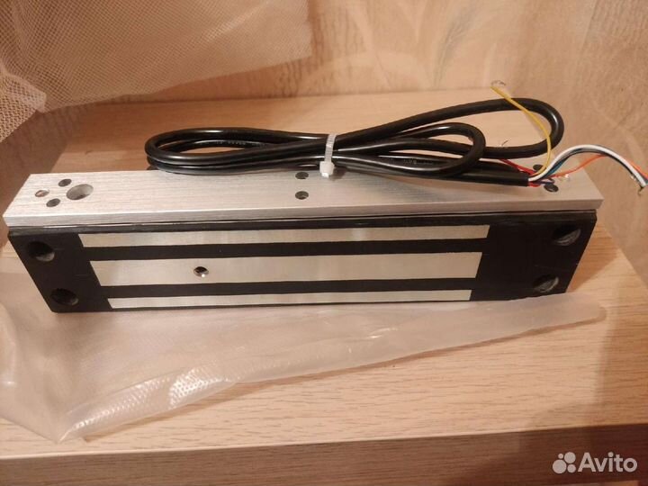 Электромагнитный замок новый