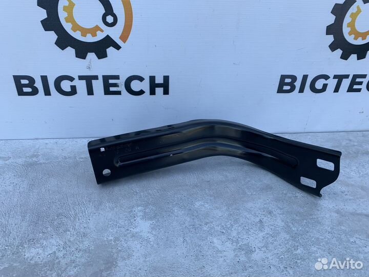 Кронштейн усилителя бампера Mercedes A2076200185