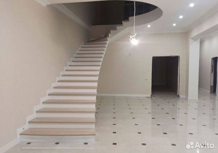 Ступени для лестницы между этажами STU-1071