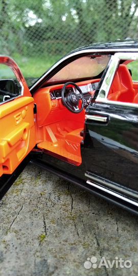 Rolls-Royce Cullinan /металлическая