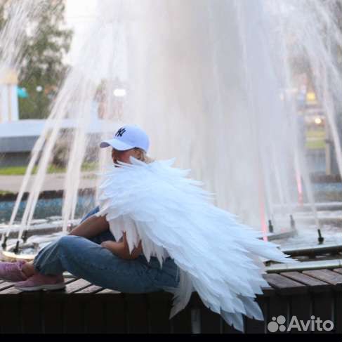 Крылья белые