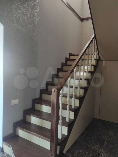 Дом 228 м² на участке 9 сот.