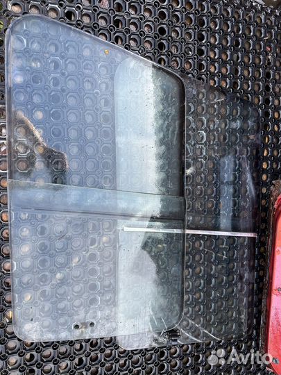 Задние стекла (форточки) Nissan patrol k160