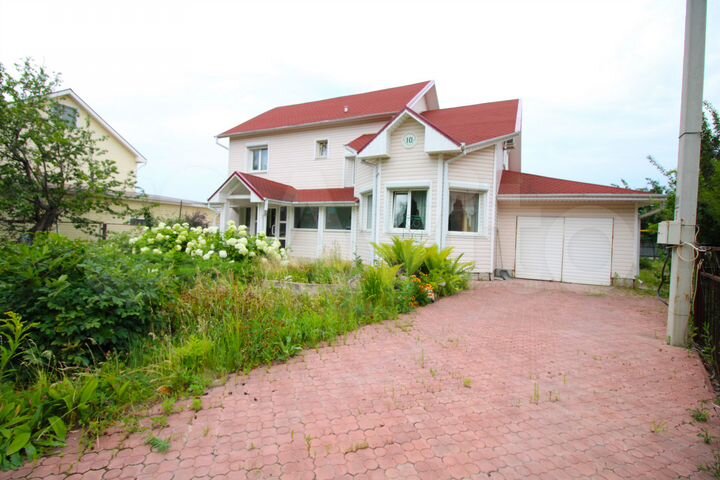 Дом 222 м² на участке 13,5 сот.