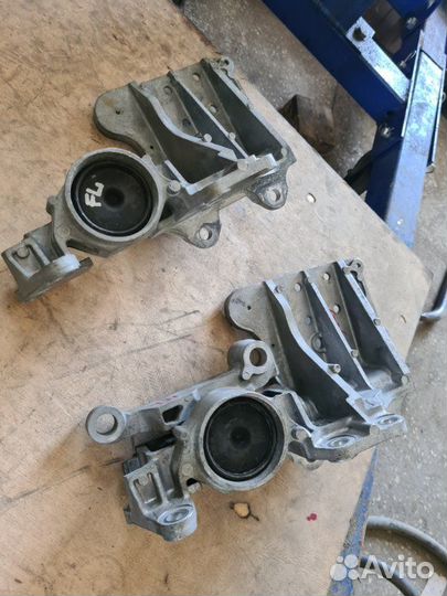 Кронштейн кузова левый Nissan X-Trail T31 2008